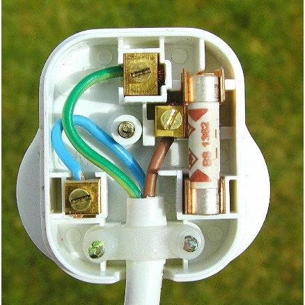 2e4c44a610b15f7e54fcab8fd792f8d3.webp 3pin Plug